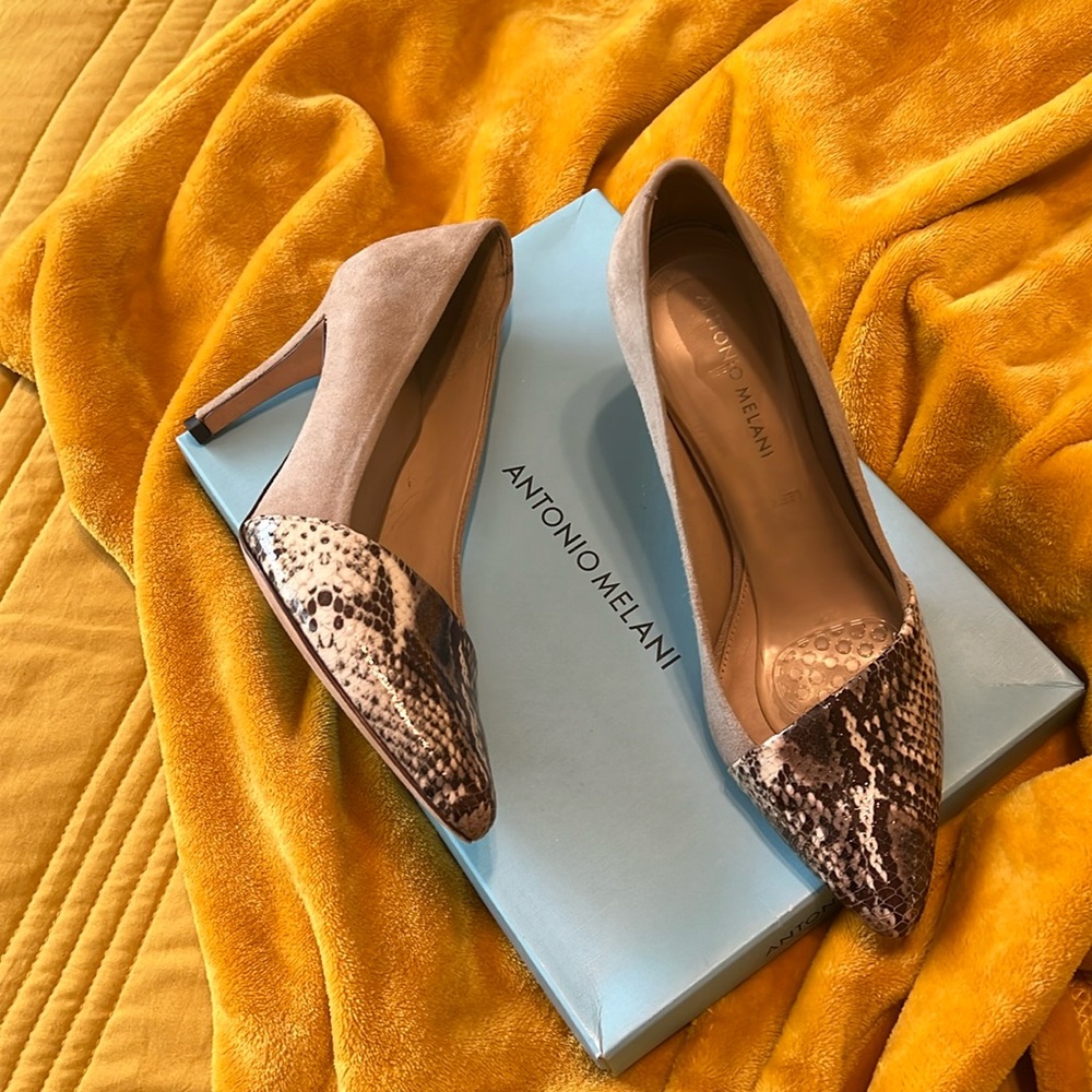 Antonio Melani 3 1/2 suede tan heels